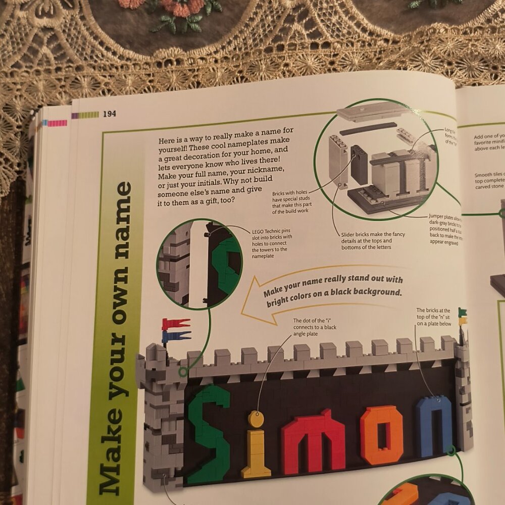 Lego Book 365 - Picture 2 of 5